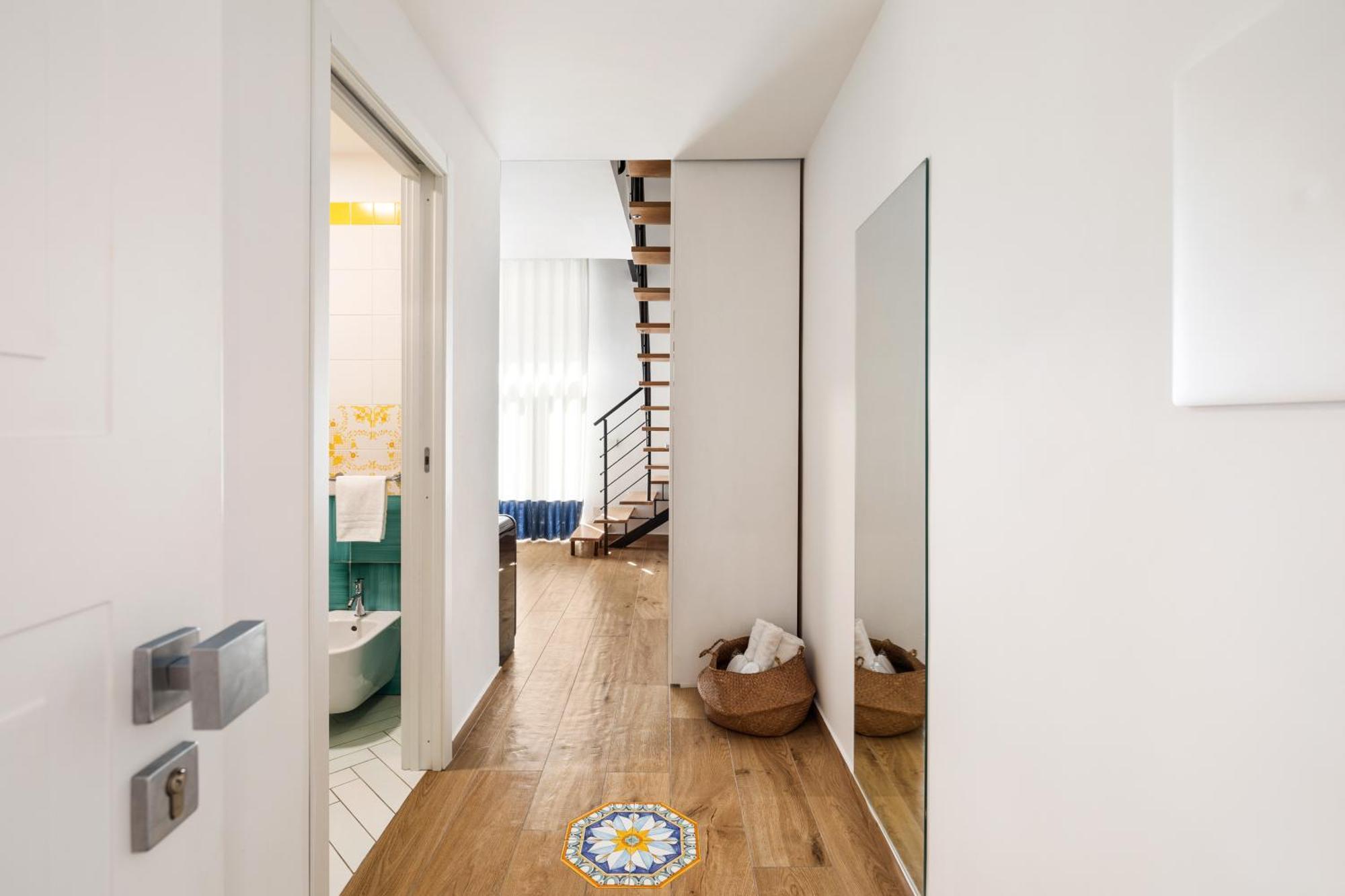 Yourhome - Lidia & *