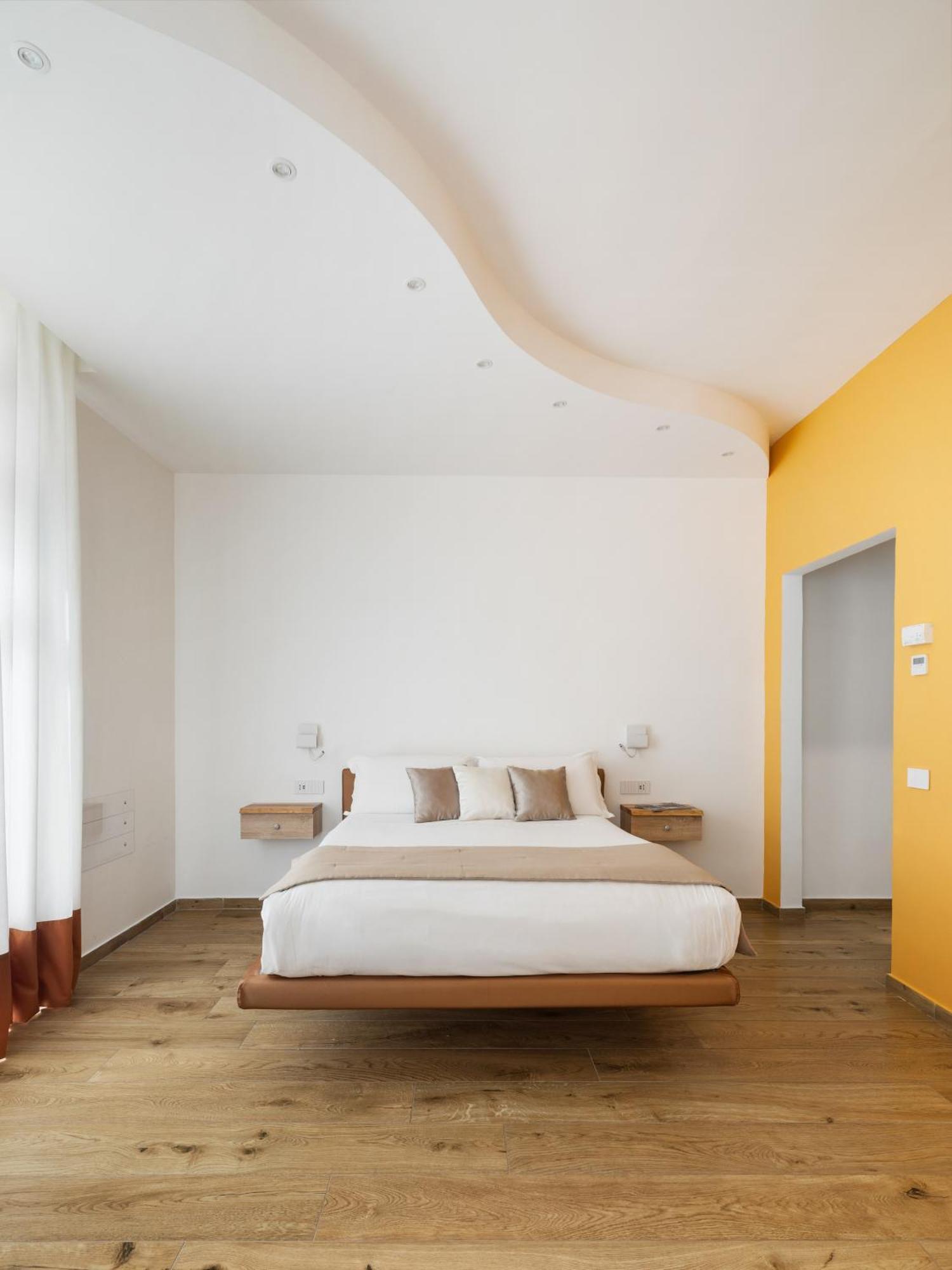 Yourhome - Lidia &
