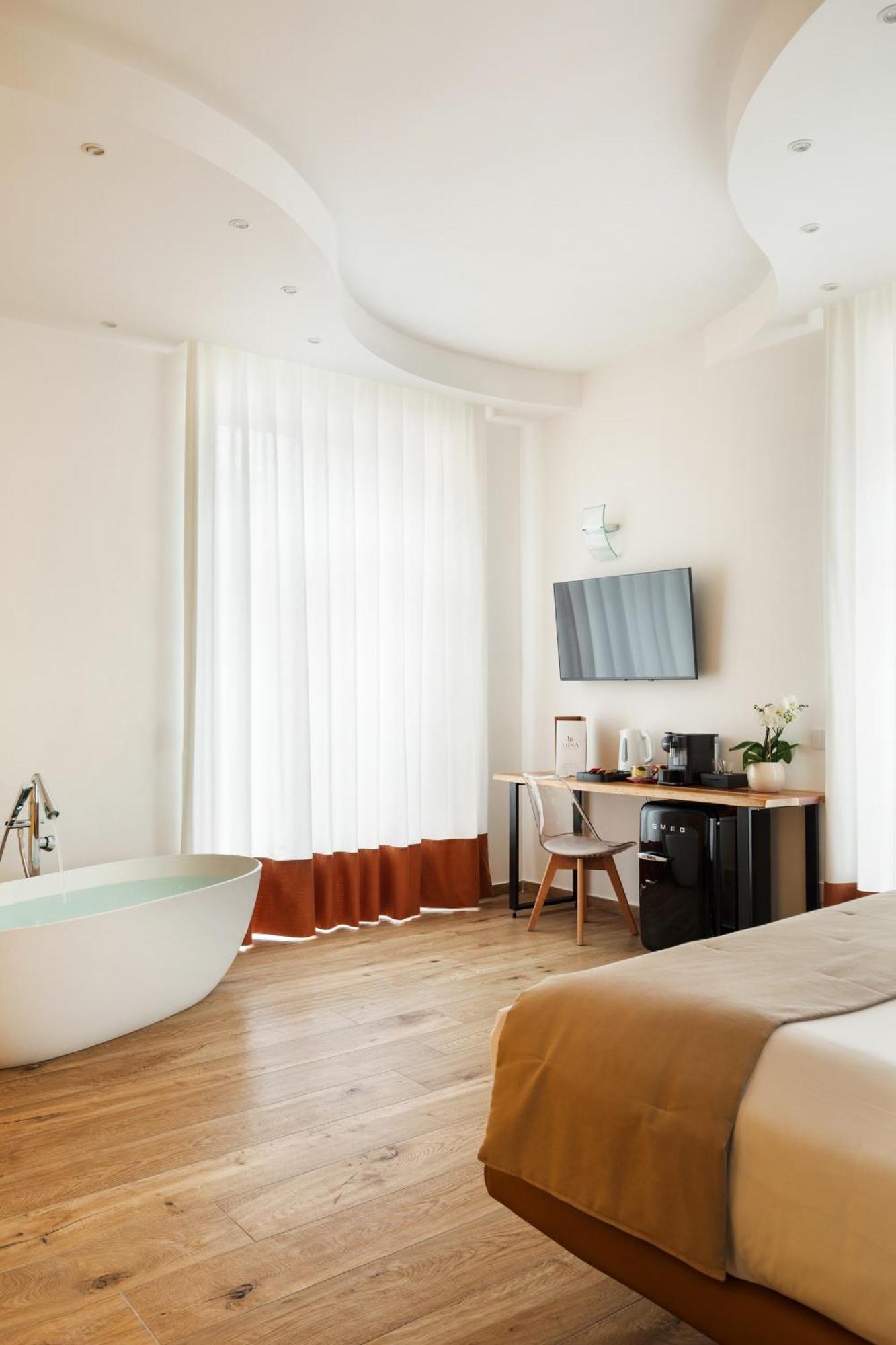 Yourhome - Lidia & *